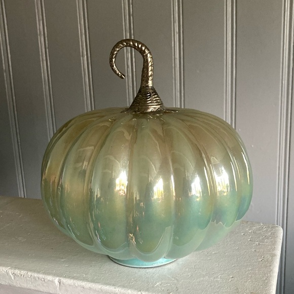 11”Handmade in India- LED Light Up- OMBRE Glass Decorative Pumpkin w/ Metal Stem - Picture 10 of 17
